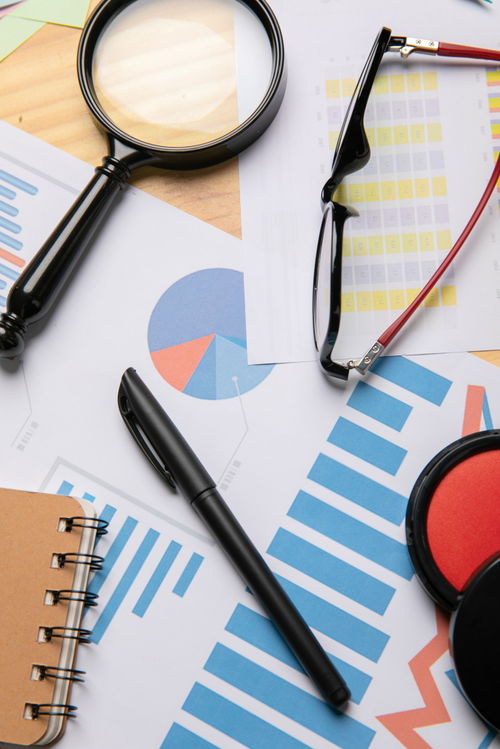 簽字筆 數(shù)據(jù)報(bào)表辦公用品中的商務(wù)攝影藝術(shù)